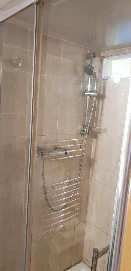 Apartament Private Basement Studio Flat With Modern Features Huddersfield Zewnętrze zdjęcie